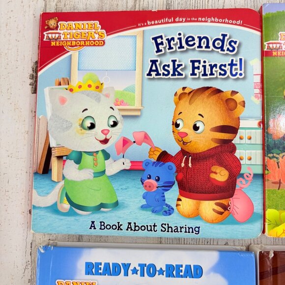 Lot of 4 Daniel Tiger's Neighborhood  Picture Books and Board Books Treasury - Picture 2 of 10